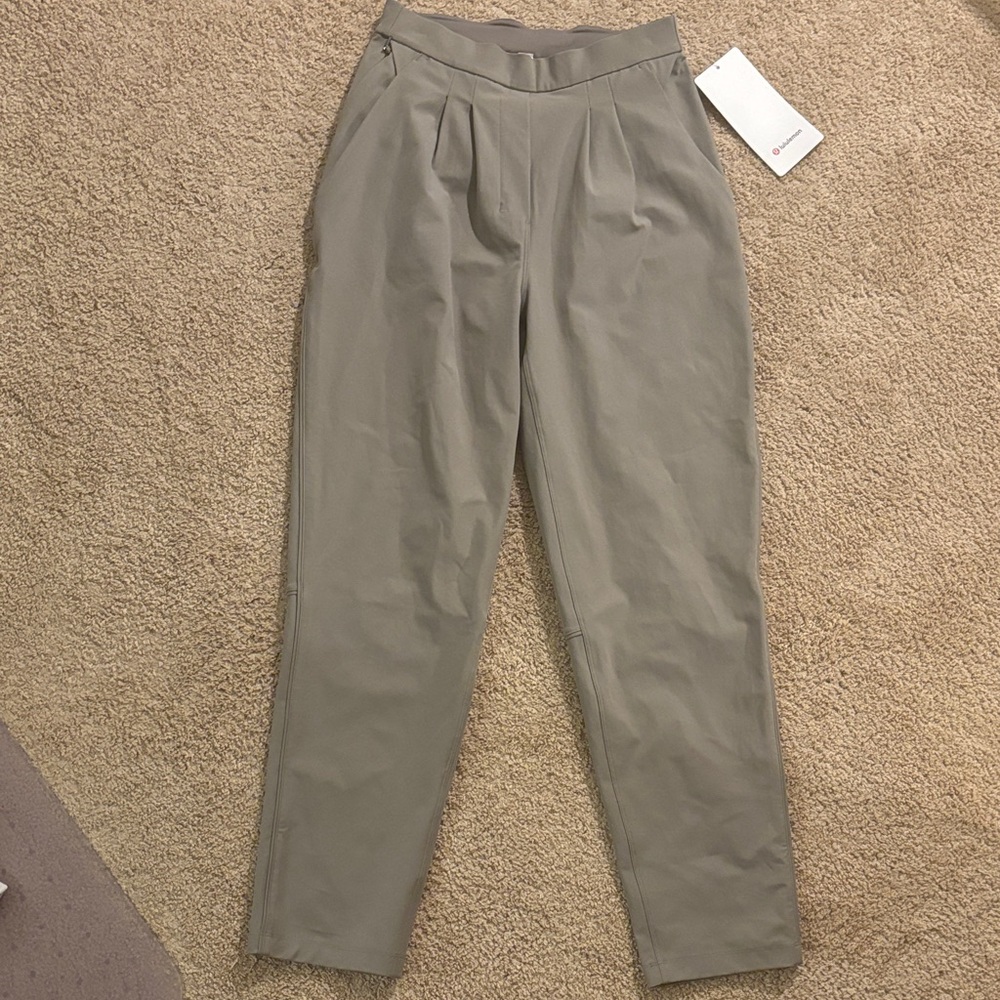 NWT Lululemon Essential HR Trouser
